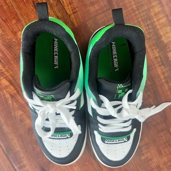 Minecraft Kids Black and Green Sneakers - Picture 3 of 4
